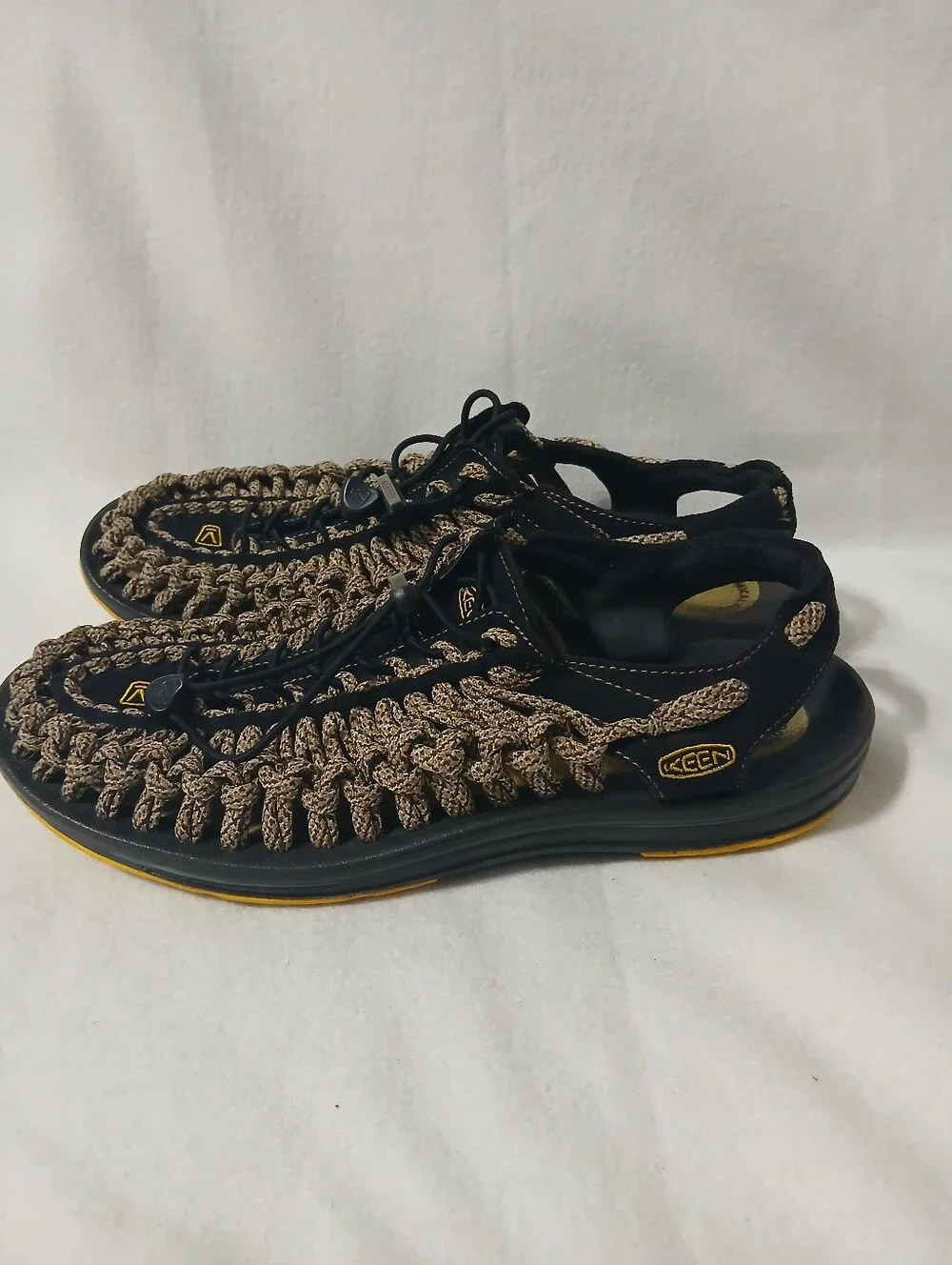 Keen Men's Black and Tan Woven Rope Sandals Size 12.